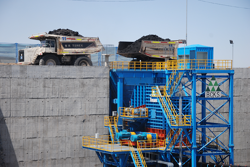 神華集團(tuán)神華北電3500噸破碎站現(xiàn)場(chǎng)
